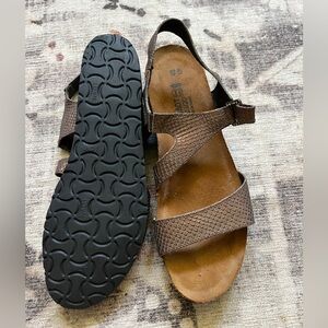Naot Pamela Bronze Snake Print Sandals Size EU 42 US 11 NWOT